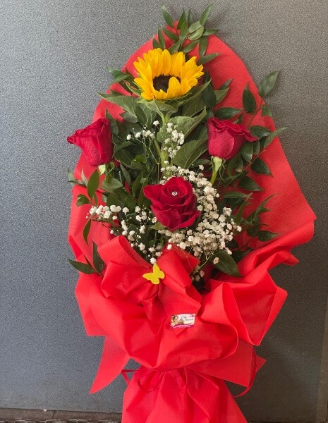 Mazzo Rose Rosse e Girasole