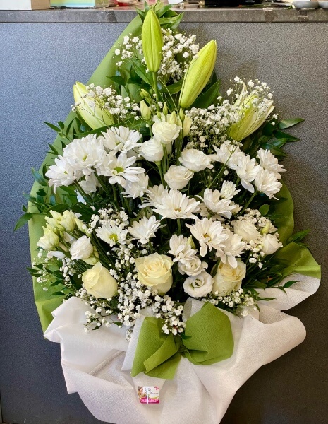 Mazzo funebre bianco
